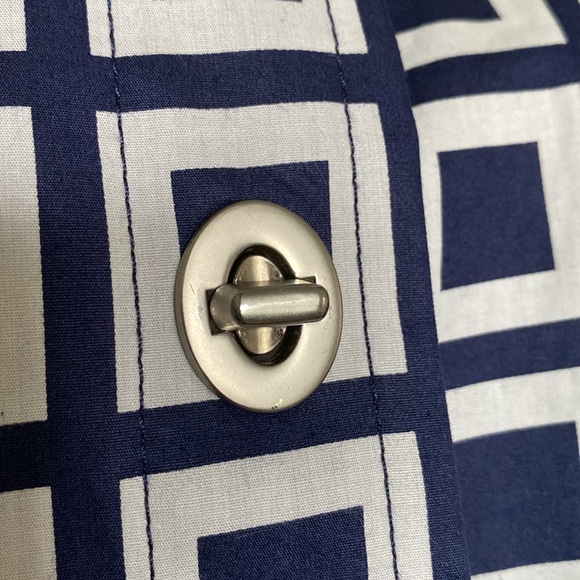 Talbots short trench geometric, toggle coat! Modern/classic Size 5 - Picture 4 of 17
